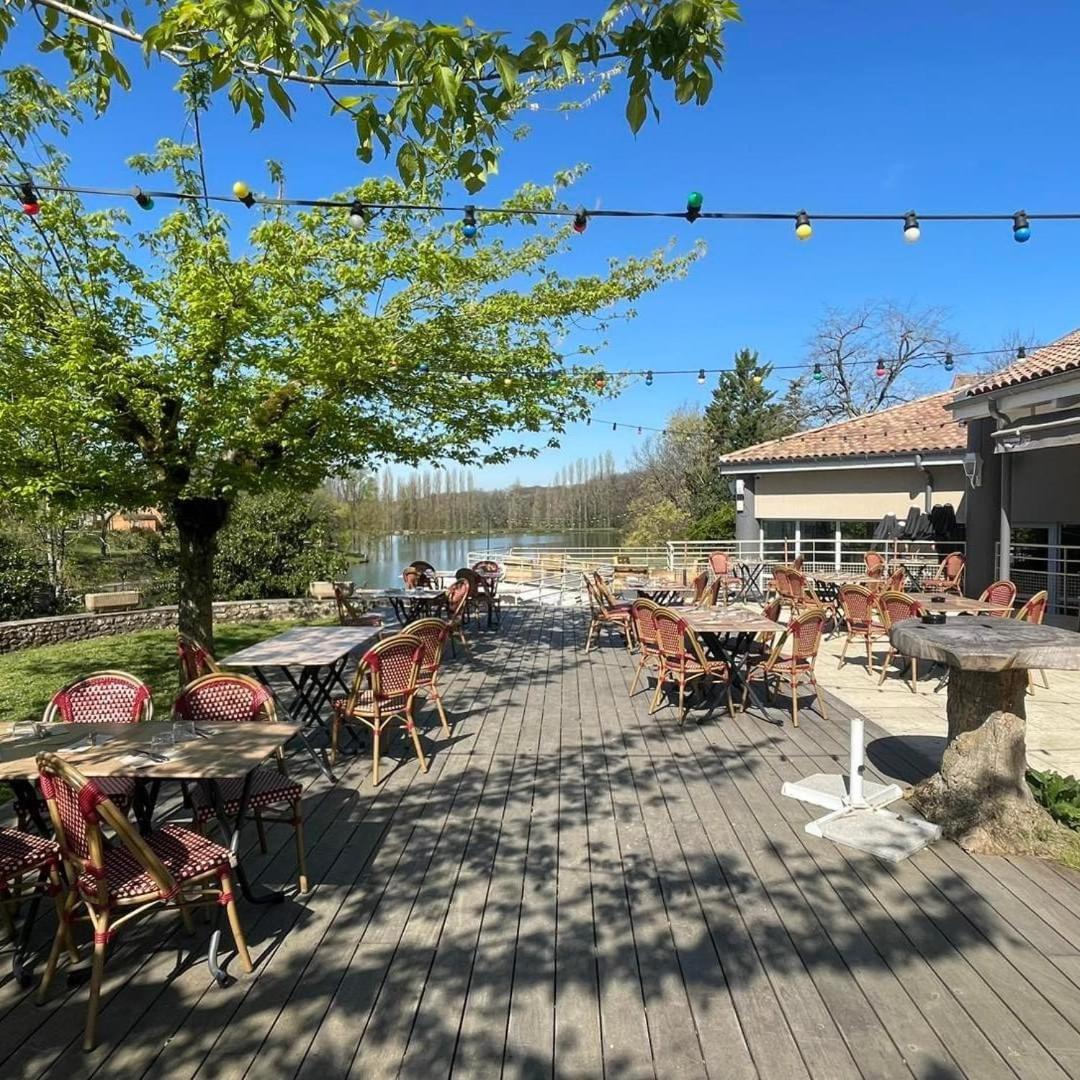 Hotel Restaurant La Dame Du Lac Монфланкен Екстер'єр фото